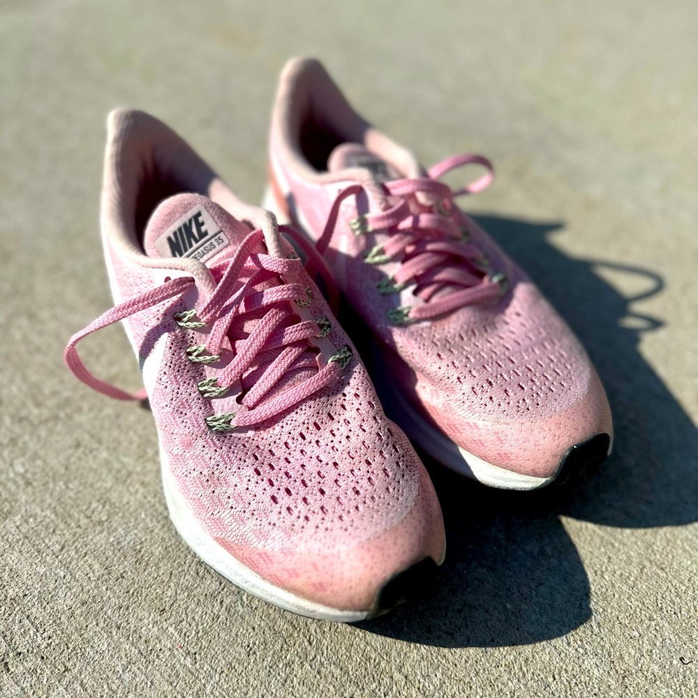Nike Pegasus 35 girls size 4Y